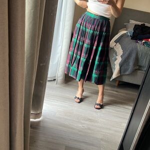 Liz Claiborne Green Red Pleated Midi Skirt